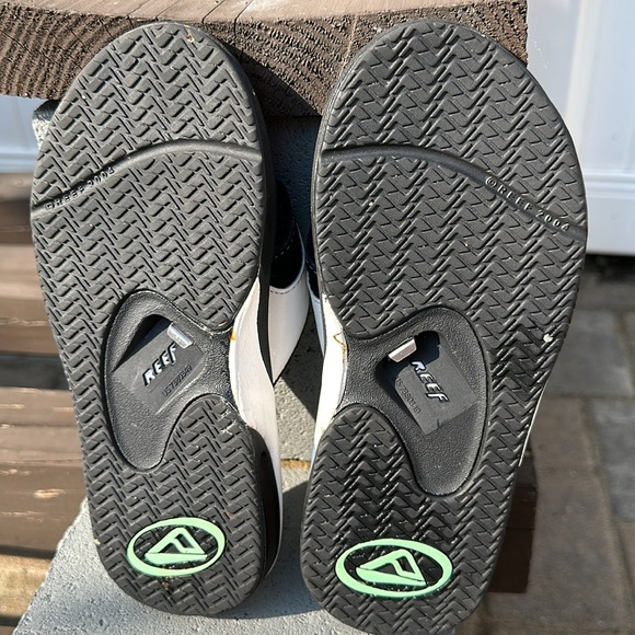 Reef sandals - Picture 4 of 5